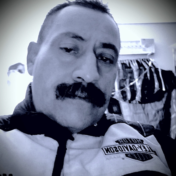 Meet your Posher, Chris - Picture 1 of 1